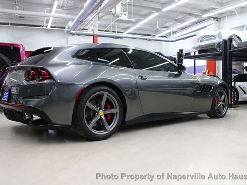 Used 2017 Ferrari GTC4Lusso AWD/4WD image 9
