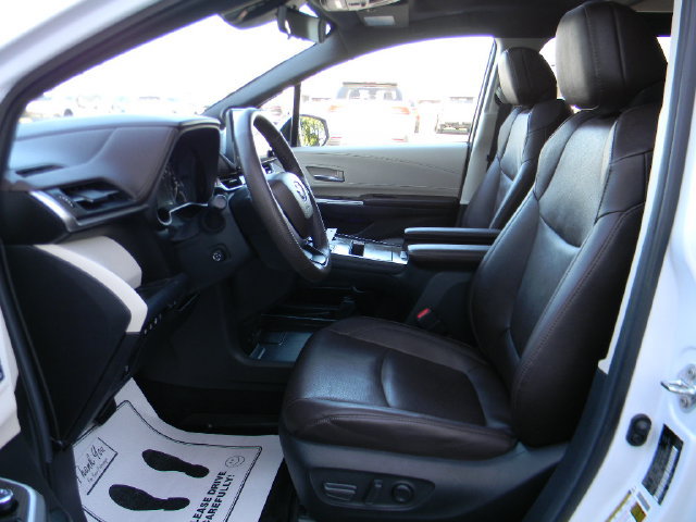 Certified 2024 Toyota Sienna Platinum AWD/4WD image 20