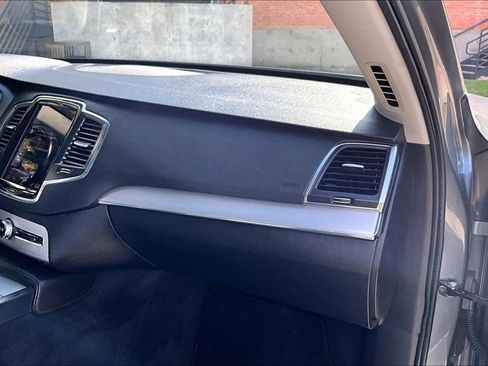 Used 2018 Volvo XC90 T6 Momentum w/ Convenience Package AWD/4WD image 21