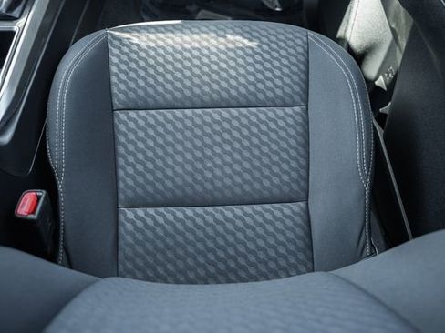 Used 2022 Toyota Tacoma SR5 w/ Trail Edition image 32