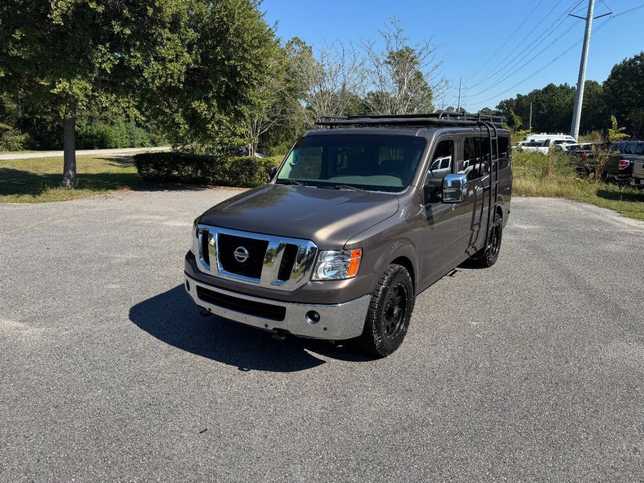 Used 2017 Nissan NV 3500 SL RWD image 30