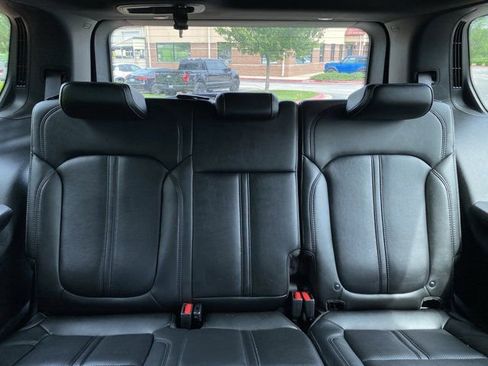 Used 2023 Jeep Wagoneer Series III w/ Premium Group I AWD/4WD image 24