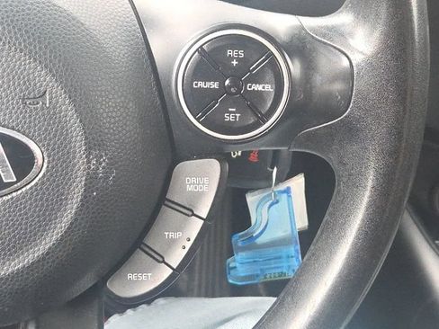 Used 2017 Kia Soul + FWD image 36