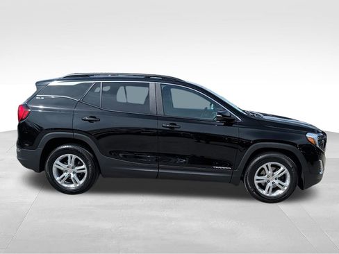 Used 2021 GMC Terrain SLE w/ Driver Convenience Package FWD image 4