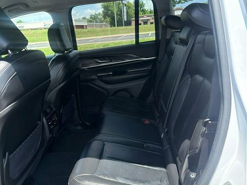 Used 2023 Jeep Grand Cherokee Limited AWD/4WD image 15