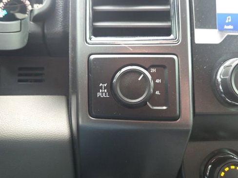 Used 2020 Ford F150 XLT w/ Equipment Group 302A Luxury AWD/4WD image 31