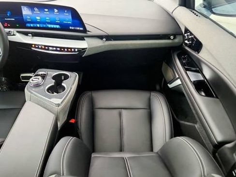 Used 2025 Cadillac Optiq Sport 1 AWD/4WD image 52