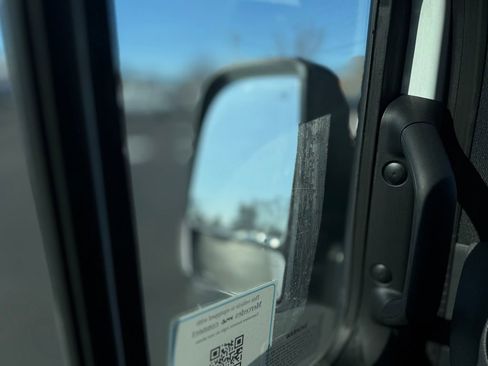 Used 2025 Mercedes-Benz Sprinter 2500 image 27