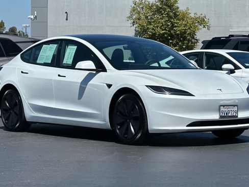 Used 2025 Tesla Model 3 RWD image 5