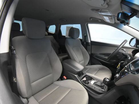 Used 2017 Hyundai Santa Fe SE FWD image 25