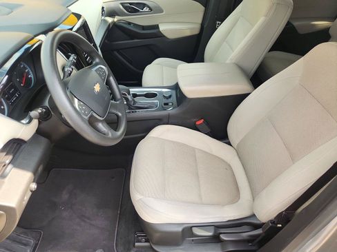 Certified 2023 Chevrolet Traverse LS FWD image 18