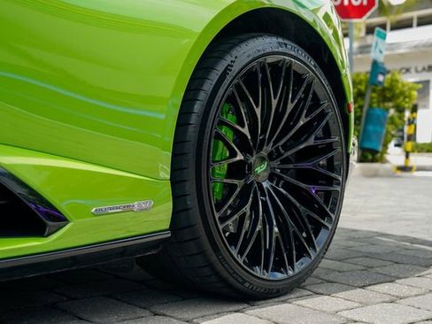 Used 2021 Lamborghini Huracan EVO RWD image 43