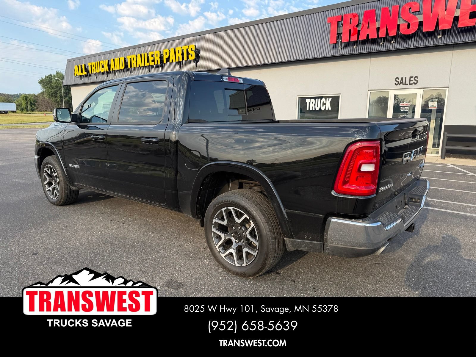 Used 2026 RAM 1500 Laramie AWD/4WD image 2