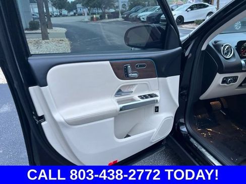 Used 2023 Mercedes-Benz GLB 250 image 5