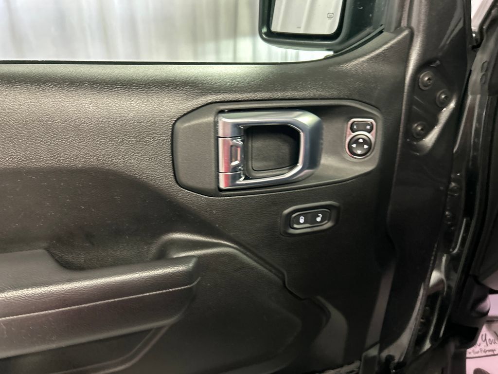 Used 2026 Jeep Gladiator Mojave AWD/4WD image 14