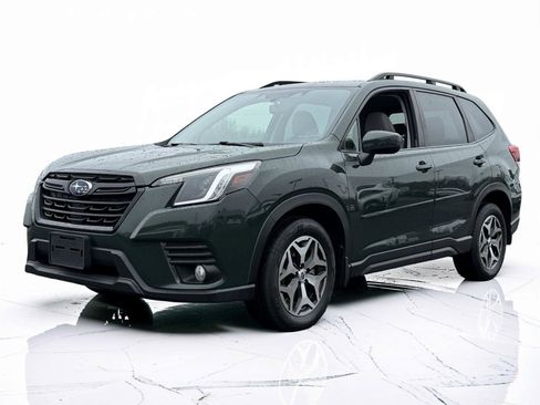 Used 2022 Subaru Forester Premium image 5