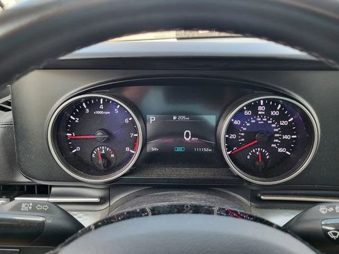 Used 2022 Kia Carnival LX FWD image 20