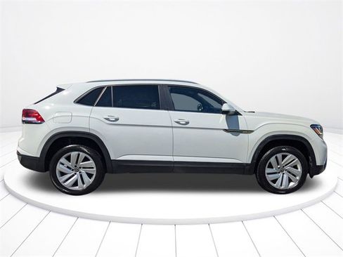Used 2021 Volkswagen Atlas Cross Sport SE w/ Panoramic Sunroof Package image 8