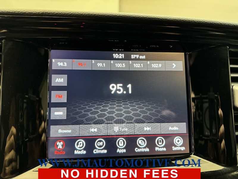 Used 2022 Dodge Durango SXT w/ Blacktop Package AWD/4WD image 25