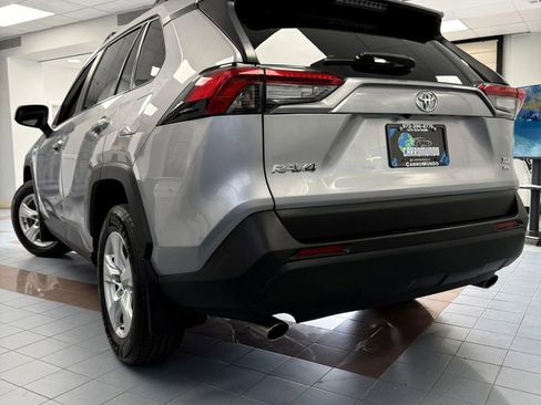Used 2020 Toyota RAV4 XLE w/ Convenience Package image 4