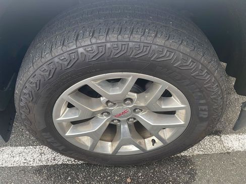 Used 2018 GMC Sierra 1500 SLT w/ SLT Premium Package AWD/4WD image 8