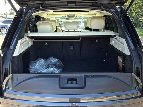 Certified 2025 Land Rover Range Rover Autobiography AWD/4WD image 28