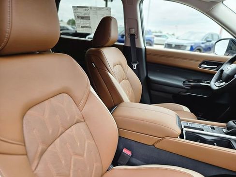 New 2026 Nissan Pathfinder Platinum w/ Cargo Package image 13