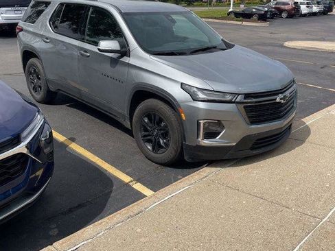 Used 2023 Chevrolet Traverse LT FWD image 4