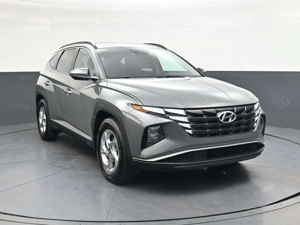 Used 2024 Hyundai Tucson SEL FWD image 2