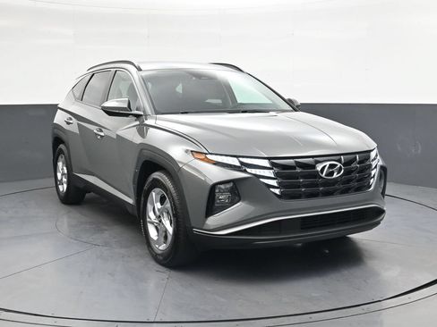 Used 2024 Hyundai Tucson SEL FWD image 2