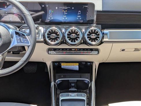 New 2026 Mercedes-Benz GLB 250 image 11