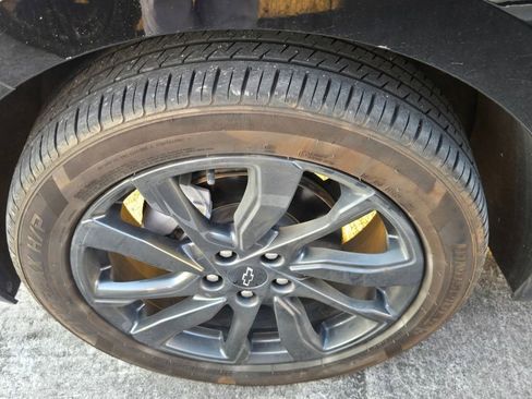 Used 2022 Chevrolet Equinox RS w/ RS Leather Package image 5