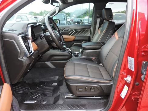 Used 2024 GMC Canyon AT4 AWD/4WD image 22