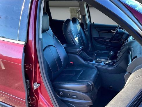 Used 2016 Chevrolet Traverse LT image 28
