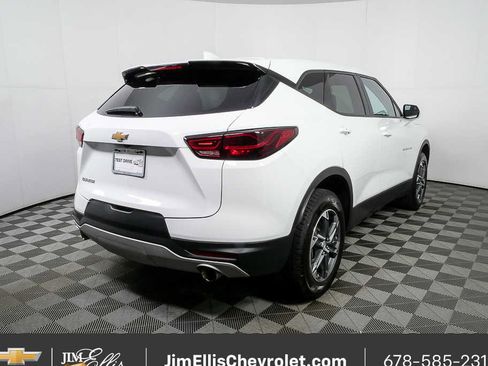 Used 2025 Chevrolet Blazer LT image 3