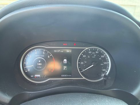 Used 2019 Nissan Kicks SR w/ SR Premium Package FWD image 6