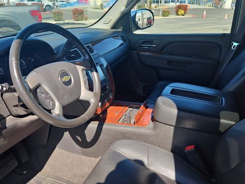 Used 2013 Chevrolet Tahoe LTZ image 14