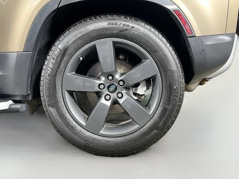 Used 2021 Land Rover Defender 110 S AWD/4WD image 31