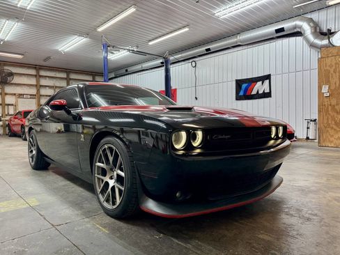 Used 2016 Dodge Challenger R/T Scat Pack w/ Leather Interior Group image 2