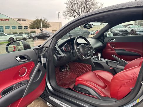 Used 2012 Audi R8 V10 image 5