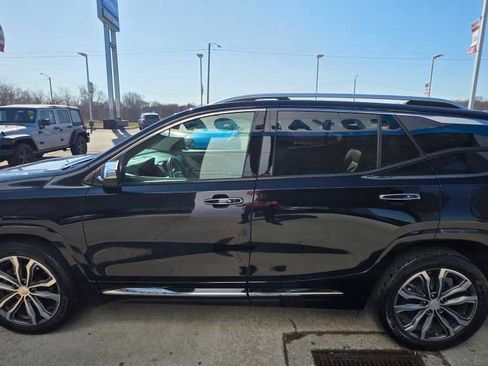 Used 2019 GMC Terrain Denali w/ Advanced Safety Package image 5