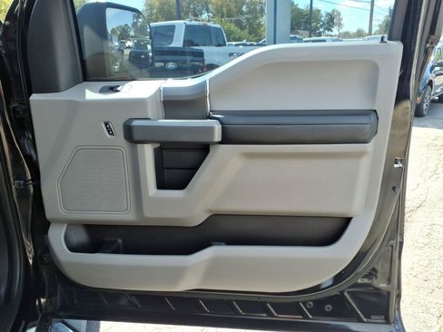 Used 2016 Ford F150 XLT w/ Equipment Group 302A Luxury AWD/4WD image 26