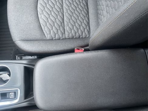 Used 2019 Chevrolet Equinox LT image 12