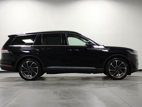 Used 2025 Lincoln Aviator Reserve w/ Equipment Group 201A AWD/4WD image 3