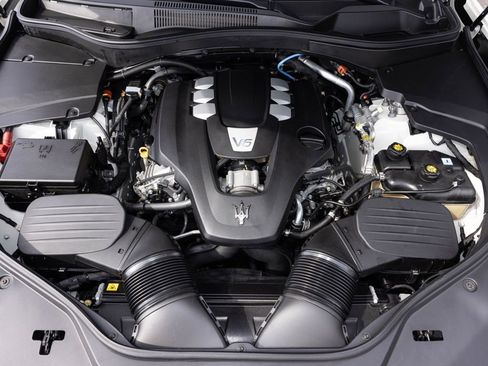 Used 2022 Maserati Levante GT AWD/4WD image 64