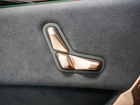 Used 2024 BMW iX xDrive50 w/ Sport Package image 21