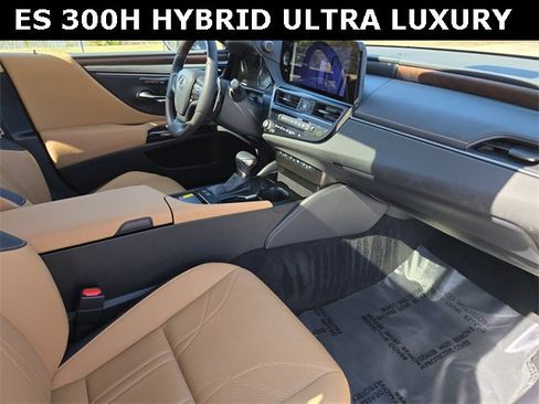 Used 2024 Lexus ES 300h Ultra Luxury image 9
