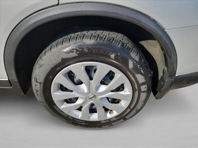 Used 2015 Nissan Rogue S FWD image 9