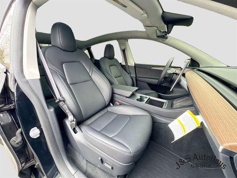 Used 2023 Tesla Model Y Performance image 31