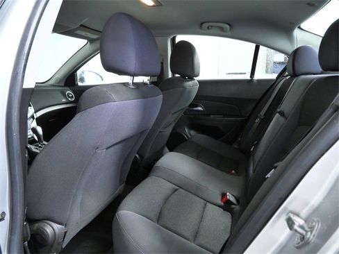 Used 2015 Chevrolet Cruze LT image 13